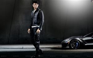 Mahesh Babu looks charming while posing in black jacket and bottom